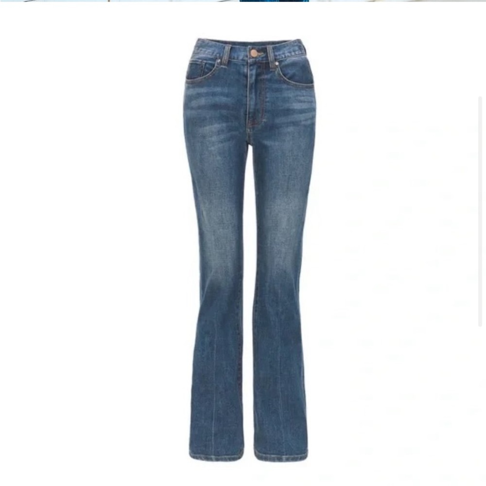 Cabi 5th Avenue high waist, slim fit & a gentle Flare (med wash) jeans SZ 6 NWT